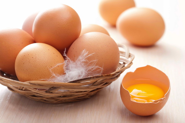 Trứng gà giúp hấp thụ các chất làm đục nước